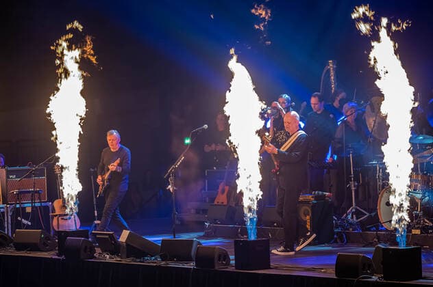 Symphonic Floyd brings Pink Floyd classics with orchestra Symphonic Floyd plays hits of Pink Floyd in the Dortmund Westfalenhalle The Hagen band Green, consisting in part of musicians from the bands Extrabreit and Grob