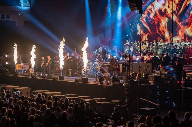 Symphonic Floyd brings Pink Floyd classics with orchestra Symphonic Floyd plays hits of Pink Floyd in the Dortmund Westfalenhalle The Hagen band Green, consisting in part of musicians from the bands Extrabreit and Grob
