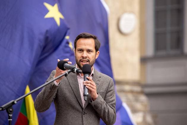 3000 bei Ukraine Demo in München Martin Hagen, MdL, Fraktionsvorsitzender der FDP im Bayerischen Landtag. 3000 Menschen beteiligten sich am 8.5.2022 in München an einer pro-ukrainischen Demo. Sie demonstrierten unter dem Motto: Gemeinsam gegen den Krieg! -- Martin Hagen, parliamentary leader of the FDP. 3000 people joined a pro Ukrainian demonstration in Munich, Germany. They protested under the motto: Together against the war! München Bayern Deutschland Copyright: xMichaelxLucanxxxaal.photox