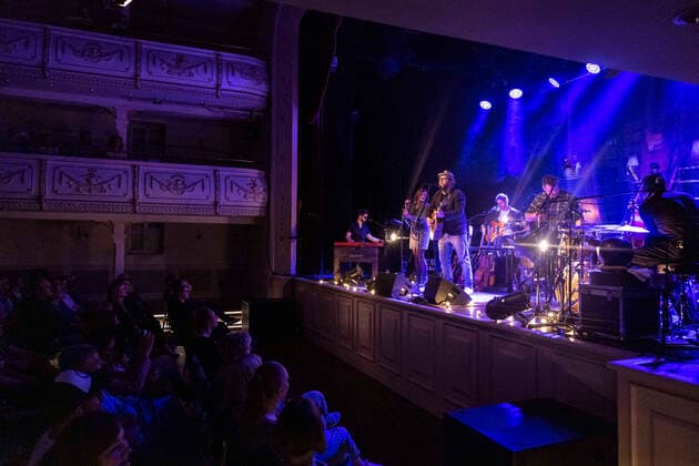 Gregor Meyle live at a concert of his Unplugged Tour at Kaisersaal Erfurt, 08 05 2022 Foto:xM.xKremerx xFuturexImage