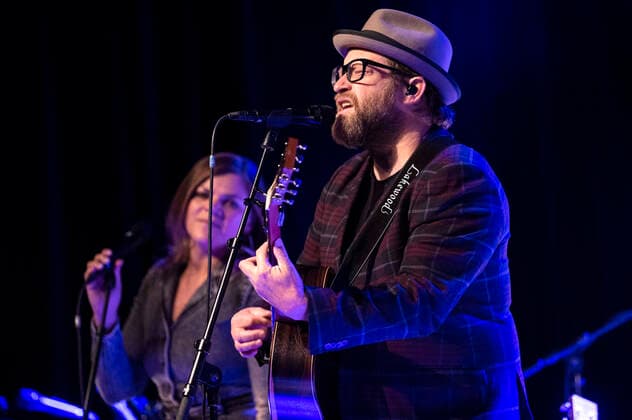 Gregor Meyle live at a concert of his Unplugged Tour at Kaisersaal Erfurt, 08 05 2022 Foto:xM.xKremerx xFuturexImage