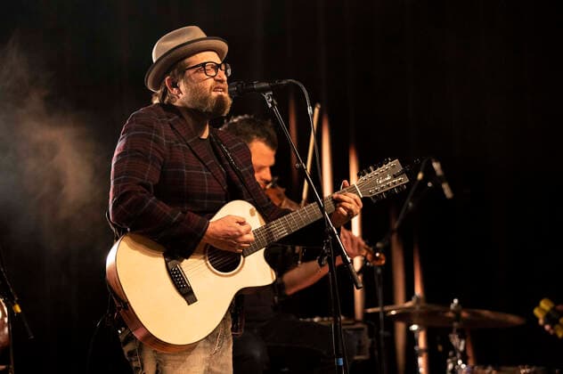 Gregor Meyle live at a concert of his Unplugged Tour at Kaisersaal Erfurt, 08 05 2022 Foto:xM.xKremerx xFuturexImage