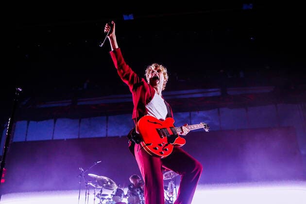 5 Seconds Of Summer In Concert Luke Hemmings from Australian pop rock band from Sydney 5 Seconds of Summer in concert at Carroponte, Sesto San Giovanni, Italy, on May 08 2022 Milano Italy  Copyright: xMairoxCinquettix originalFilename: cinquetti-5seconds220508_np7pb.jpg