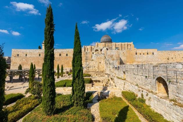 Jerusalem, Israel - October 13, 2017: Umayyad Palace Garden archeological park at south wall of Temple Mount and Al-Aqsa Mosque in Jerusalem Old City  BEW1DFE6E63