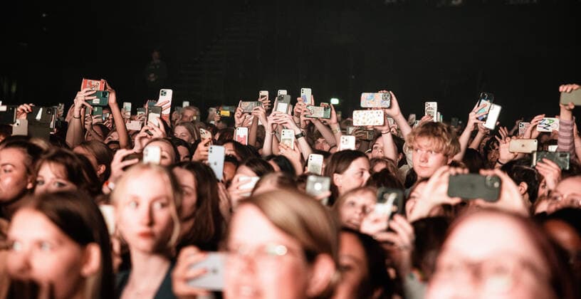 Concert goers at Conan Gray concert Copenhagen, Denmark. 07th, May 2022. Concert goers seen at a live concert with the American singer and songwriter Conan Gray at KB Hallen at Frederiksberg, Copenhagen. Copenhagen Denmark  Copyright: xGonzalesxPhoto PeterxTroestx