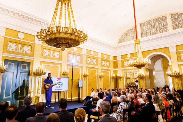 10-05-2022 The Hague Queen Maxima and Jeangu Macrooy at the start of the conference More Music in My Classroom, Meer Muziek in Mijn Klas, at Noordeinde palace in The Hague. Â  Copyright: xPPEx