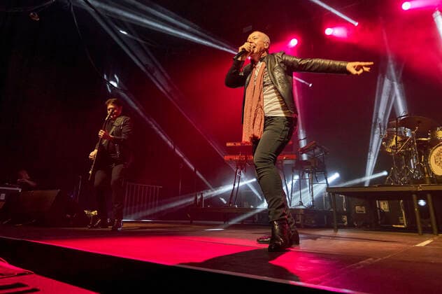Charlie Burchill and Jim Kerr of Simple Minds live at a concert of the Celebrating 40 Years of Hits Tour at the Swiss Life Hall Hannover, 10 05 2022 Foto:xU.xStammx xFuturexImage