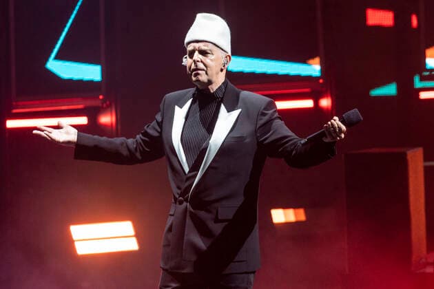 Pet Shop Boys Perform In Milan Neil Tennant of Pet Shop Boys performs live at Teatro Degli Arcimboldi on May 10, 2022 in Milan, Italy. Milan Milan Italy  Copyright: xRobertoxFiniziox originalFilename: finizio-petshopb220510_npjep.jpg