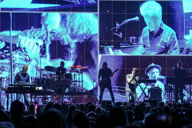 11 05 2022, xlakx, Entertaiment music pop, a ha emspor, v l The Norwegian band a ha around singer Morten Harket M performs in the Mercedes Benz Arena on tour Germany play hunting high and low Berlin