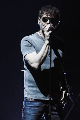 11 05 2022, xlakx, Entertaiment music pop, a ha emspor, v l The Norwegian band a ha around singer Morten Harket M performs in the Mercedes Benz Arena on tour Germany play hunting high and low Berlin