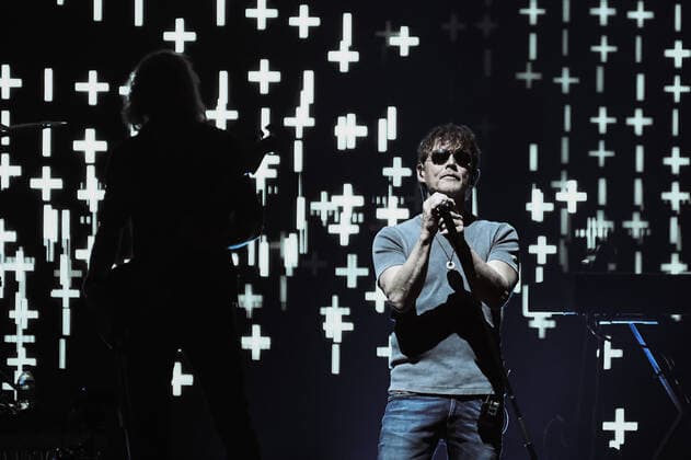 11 05 2022, xlakx, Entertaiment music pop, a ha emspor, v l The Norwegian band a ha around singer Morten Harket M performs in the Mercedes Benz Arena on tour Germany play hunting high and low Berlin