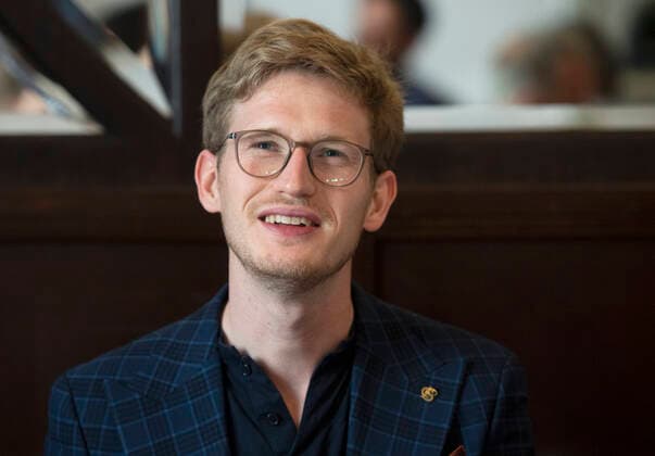 Badiucao Austellung in Prag Thomas Guggeis, conductor of West-Eastern Divan Orchestra, attends the press conference on opening concert of 77th Prague Spring international music festival, on May 12, 2022, in Prague, Czech Republic. (CTKxPhoto MichaelaxRihova) CTKPhotoP2022051205848  mir 2