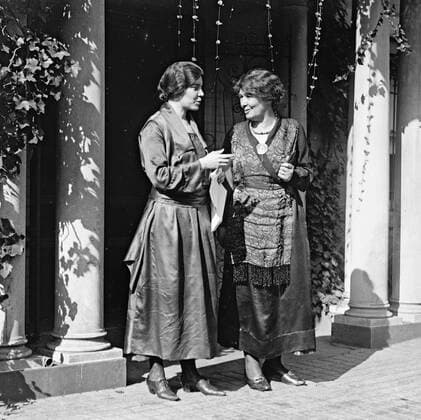 Alice Paul and Mrs Pethwick-Laurence Alice Paul and Mrs Pethwick-Laurence, 1920. Born 1885 died 1977. American feminist and social reformer, born into a Quaker family in Moorestown, New Jersey. She was educated at Swarthmore College and Pennsylvania University, where she gained a PhD in 1912. She spent some years in England, becoming involved in the militant branch of the suffrage movement and was arrested several times and imprisoned. From 1912, back in the USA, she formed the Congressional Union for Woman Suffrage. Her forceful personality attracted wide support and equally wide mistrust. She devoted her whole career to fighting for equal rights for women. Copyright: xPhoto12 AnnxRonanxPicturexLibraryx ARP18A00_363