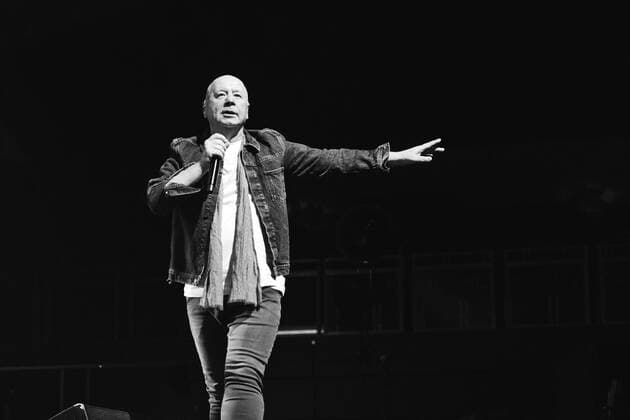 Jim Kerr Simple Minds at a concert of the Celebrating 40 Years of Hits tour at the Halle Münsterland in Münster Jim Kerr Simple Minds at a concert of the Celebrating 40 Years of Hits tour at the Halle Münsterland in Münster snapshot photography D Vorndran
