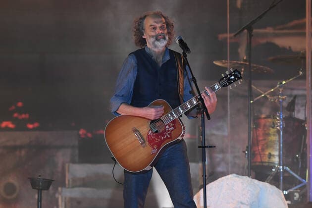 Santiano Wenn die Kälte kommt Tour 2022 on 11 05 2022 at the Rudolf Weber Arena in Oberhausen Hans Timm Timsen Hinrichsen, singer, guitarist is bassist of the German band Santiano is on stage on 11 05 2022 at the Rudolf Weber Arena in Oberhausen xRx
