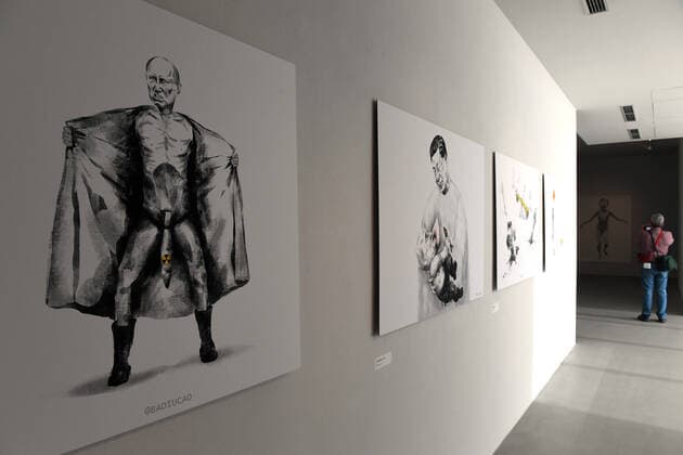 Bilder des Jahres 2022, Entertainment 05 Mai Entertainment Bilder des Tages The exhibition of the works by Chinese cartoonist and activist known as Badiucao (not seen) Made in China was opened in Prague s DOX Centre of Contemporary Art in cooperation with the Sinopsis project and the Amnesty International organisation on Thursday, May 11, 2022. (CTKxPhoto KaterinaxSulova) CTKPhotoP2022051209279  suk014 k