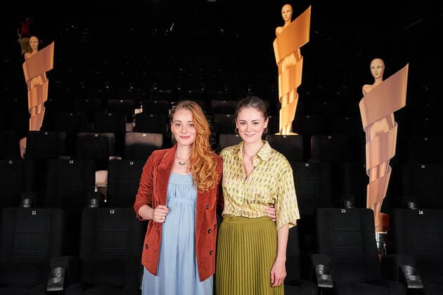 Nomination announcement German Film Award 2022 Lea van Acken and Maria Ehrich at the photo session for the nomination announcement German Film Award 2022 on May 12 at the cinema in the KulturBrauerei Berlin Copyright: xEventpressxRadkex