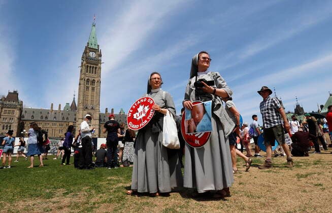 May 12, 2022, Ottawa, ON, CANADA: People take part in the March for Life on Parliament Hill in Ottawa on Thursday, May 12, 2022. Ottawa CANADA  - ZUMAc35_ 20220512_zaf_c35_136 Copyright: xPatrickxDoylex