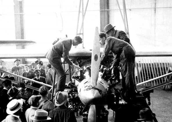 Charles Lindbergh. Atlantic crossing. Lindbergh near the propeller of the Spirit of St-Louis Charles Lindbergh. Atlantic crossing. Lindbergh near the propeller of the Spirit of St-Louis May 1927 France Excelcior Collection Copyright: xPhoto12x ASI01292_H306075_126297