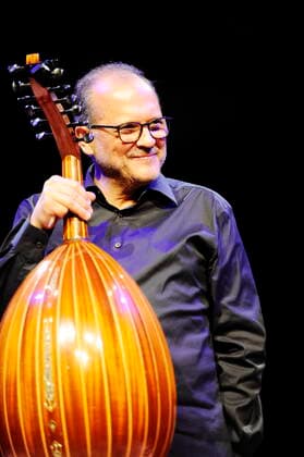Der tunesische Oud-Spieler Anouar Brahem in der Philharmonie Essen. The Tunesian oud player Anouar Brahem at the Philharmonie Essen. Essen NRW DEU;DE;GERMANY;DEUTSCHLAND;ALLEMAGNE