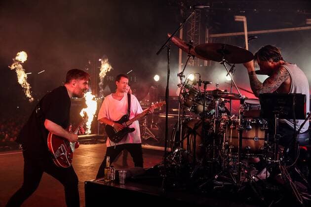 2022 05 14 21 48 50 SCHEVENINGEN The Dutch rock band Kensington with lead singer Eloi Youssef, guitarist Casper Starreveld and drummer Niles Vandenberg will perform during the beach concert Live on the Beach ANP KIPPA PAUL BERGEN netherlands out belgium out  Copyright: xx x448579743x originalFilename: 448579743.jpg