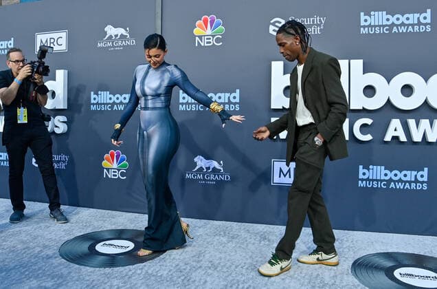 Kylie Jenner and Travis Scott attend the annual Billboard Music Awards held at the MGM Grand Garden Arena in Las Vegas, Nevada on May 15, 2022.  LAV202205150132 JIMxRUYMEN