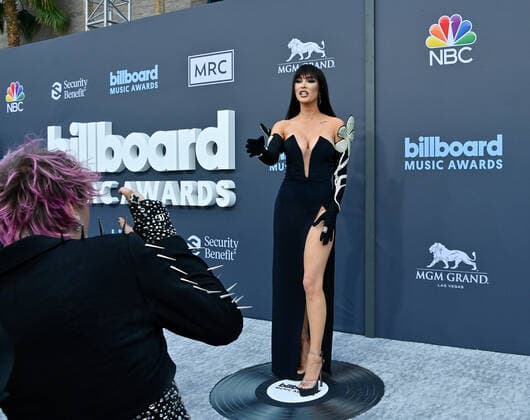 Machine Gun Kelly and Megan Fox attend the annual Billboard Music Awards held at the MGM Grand Garden Arena in Las Vegas, Nevada on May 15, 2022.  LAV202205150284 JIMxRUYMEN