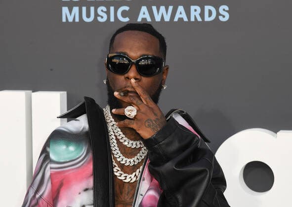 May 15, 2022, Las Vegas, NV, USA: Burna Boy attends the 2022 Billboard Music Awards at MGM Grand Garden Arena on May 15, 2022 in Las Vegas, Nevada. Las Vegas USA - ZUMAs181 20220515_zea_s181_214 Copyright: xImagespacex