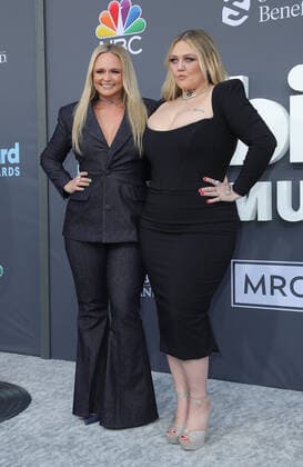 16 May 2022 - Las Vegas, NV - Elle King, Miranda Lambert. 2022 Billboard Music Awards Red Carpet Arrivals. Photo Credit: MJT AdMedia 280177 2022-05-15 NV Las Vegas Etats-Unis  Copyright: xAdMediax STAR_280177_008