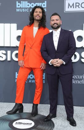 16 May 2022 - Las Vegas, NV - Dan+Shay. 2022 Billboard Music Awards Red Carpet Arrivals. Photo Credit: MJT AdMedia 280177 2022-05-15 NV Las Vegas Etats-Unis  Copyright: xAdMediax STAR_280177_017