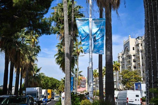 Festival de Cannes : derniers preparatifs a 24 heures de l ouverture. NEWS : Festival de Cannes : derniers preparatifs a 24 heures de l ouverture - 16 05 2022 LionelUrman Panoramic 