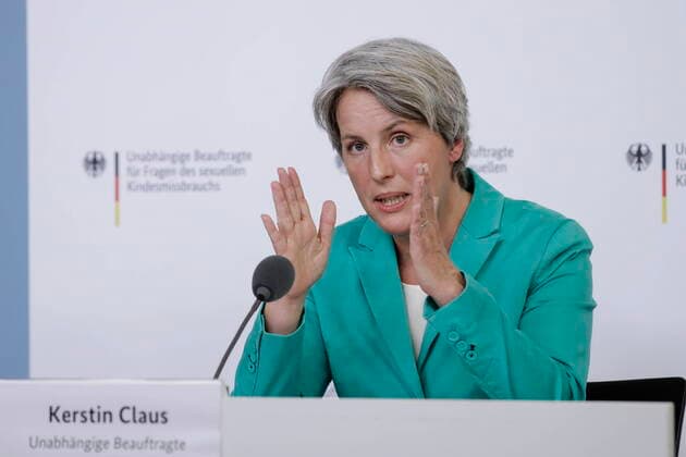News Themen der Woche KW20 News Bilder des Tages 17.05.2022, Berlin, Deutschland - Foto: Kerstin Claus, neue Unabhaengige Beauftragte fuer Fragen des sexuellen Kindesmissbrauchs, UBSKM, anlaesslich einer Pressekonferenz in Berlin. *** 17 05 2022, Berlin, Germany Photo Kerstin Claus, new Independent Commissioner for Child Sexual Abuse Issues, UBSKM, at a press conference in Berlin.