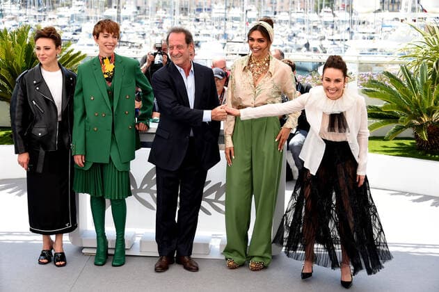 Entertainment Bilder des Tages 75th Cannes film festival 2022, Photocall Jury. Pictured: Vincent Lindon, Rebecca Hall, Jasmine Treincfa, Deepika Padukone, Noomi Rapace  Copyright: xAlbertoxTerenghi Cannesx2022x xix xVenezia2020x