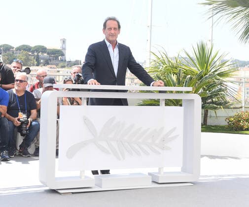 French actor Vincent Lindon attend the jury photo call at Palais des Festivals at the 75th Cannes Film Festival in Cannes, France on May 17, 2022..  LON20220517112 RUNExHELLESTAD