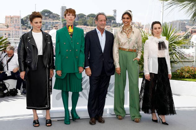 Jasmine Trinca, Rebecca Hall, Vincent Lindon, Deepika Padukone and Noomi Rapace at the International Jury Photocall at the Festival de Cannes 2022 75 Cannes International Film Festival at the Palais des Festivals Cannes, 17 05 2022. Foto:xD.xBedrosianx xFuturexImage