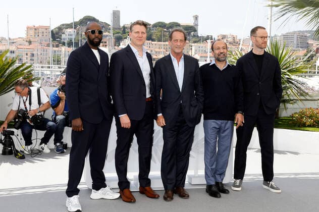 Vincent Lindon, Ladj Ly, Jeff Nichols, Asghar Farhadi and Joachim Trier at the International Jury Photocall at the Festival de Cannes 2022 75 Cannes International Film Festival at the Palais des Festivals Cannes, 17 05 2022. Foto:xD.xBedrosianx xFuturexImage