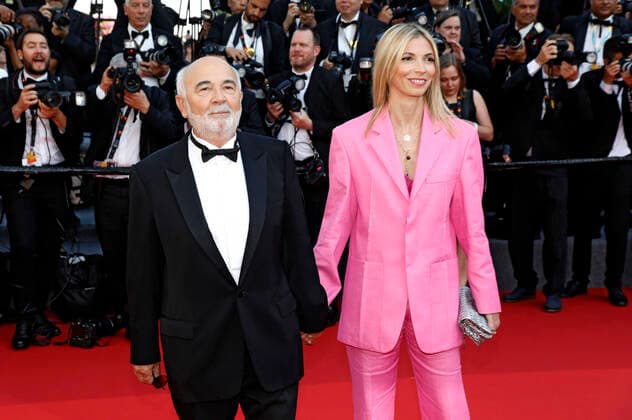 Gerard Jugnot with wife Patricia Campi at the Opening Ceremony with the premiere of the feature film Coupez Final Cut at the Festival de Cannes 2022 75 Cannes International Film Festival at the Palais des Festivals Cannes, 17 05 2022. Foto:xS.xGabschx xFuturexImage