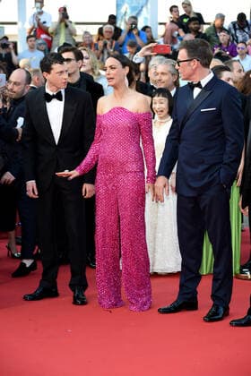 75th Cannes film festival 2022, Red carpet for the Opening Ceremony and ˜Coupez™ (Final cut) film premiere Pictured: Finnegan Oldfield, Berenice Bejo, Michel Hazanavicius  Copyright: xAlbertoxTerenghi Cannesx2022x xix xVenezia2020x