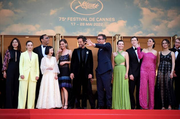 Entertainment Bilder des Tages 75th Cannes film festival 2022, Red carpet for the Opening Ceremony and ˜Coupez™ (Final cut) film premiere Pictured: Matilda Luz, Michel Hazanavicius, Berenice Bejo, Finnegan Oldfield, Roman Duris  Copyright: xAlbertoxTerenghi Cannesx2022x xix xVenezia2020x