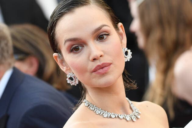 75th Cannes Film Festival 2022. Red Carpet Opening ceremony. Pictured: Emilia Schüle  Copyright: xManuelexMangiarottix xipa-agencyx xVeneziax2020x