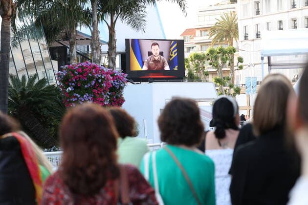 75eme Festival International du Film de Cannes. Zelensky en direct 75th International Cannes Film festival: President Zelensky on screen 280248 0000-00-00 Cannes France Zelensky, Volodymyr  Copyright: xTerencexBaelenx STAR_280248_002