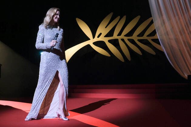 75eme Festival International du Film de Cannes. Ceremonie d ouverture. 75th International Cannes Film Festival. Opening ceremony 280250 2022-05-17 Cannes France Efira, Virginie  Copyright: xSergexArnalx xStarfacex STAR_280250_047