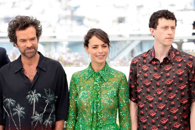 Romain Duris, Berenice Bejo and Finnegan Oldfield at the photocall for the feature film Coupez Final Cut at the Festival de Cannes 2022 75 Cannes International Film Festival at the Palais des Festivals Cannes, 18 05 2022. Foto:xS.xGabschx xFuturexImage