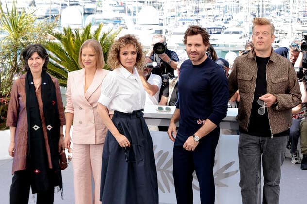 Debra Granik, Joanna Kulig, Valeria Golino, Edgar Ramirez and Benjamin Biolay at the Un Certain Regard Jury Photocall at the Festival de Cannes 2022 75 Cannes International Film Festival at the Palais des Festivals Cannes, 18 05 2022. Foto:xS.xGabschx xFuturexImage