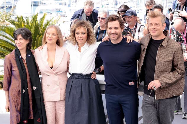 Debra Granik, Joanna Kulig, Valeria Golino, Edgar Ramirez and Benjamin Biolay at the Un Certain Regard Jury Photocall at the Festival de Cannes 2022 75 Cannes International Film Festival at the Palais des Festivals Cannes, 18 05 2022. Foto:xS.xGabschx xFuturexImage