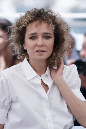 Valeria Colino CELEBRITES : 75Ã me Festival de Cannes - Photocall Jury Un Certain Regard - 18 05 2022 NorbertScanella Panoramic 