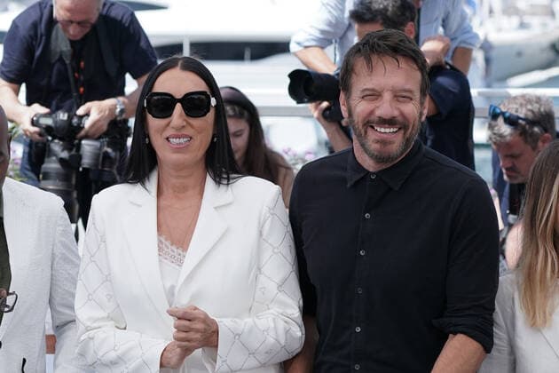 Rossy de Palma - Samuel Le Bihan CELEBRITES : 75Ã me Festival de Cannes - Photocall du Jury CamÃ ra d or - 18 05 2022 NorbertScanella Panoramic 