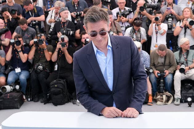 75eme Festival International du Film de Cannes. Photocall du film Coupez! 75th International Cannes Film Festival. Photocall with cast of Coupez! movie. 280293 2022-05-18 Cannes France  Copyright: xSergexArnalx xStarfacex STAR_280293_031