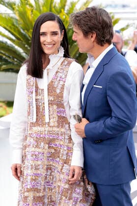 Jennifer Connelly and Tom Cruise at the photocall for the feature film Top Gun Maverick at the Festival de Cannes 2022 75 Cannes International Film Festival at the Palais des Festivals Cannes, 18 05 2022. Foto:xS.xGabschx xFuturexImage