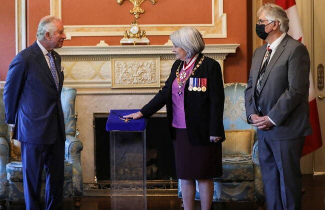 May 18, 2022, OTTAWA, ON, CANADA: Britain s Prince Charles stands next to Canada s Governor General Mary Simon and her husband Grant Fraser, while attending the Order of Military Merit Investiture Ceremony, on the second day of the Canadian 2022 Royal Tour, in Ottawa on Wednesday, May 18, 2022. OTTAWA CANADA  - ZUMAc35_ 20220518_zaf_c35_019 Copyright: xCarlosxOsoriox